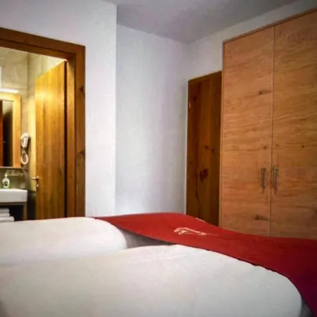 Cozy 5br Chalet W Jacuzzi And Balcony Ferienhaus