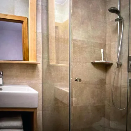 Ferienhaus Cozy 5br Chalet W Jacuzzi And Balcony *